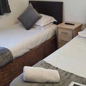 Twin Room Shower